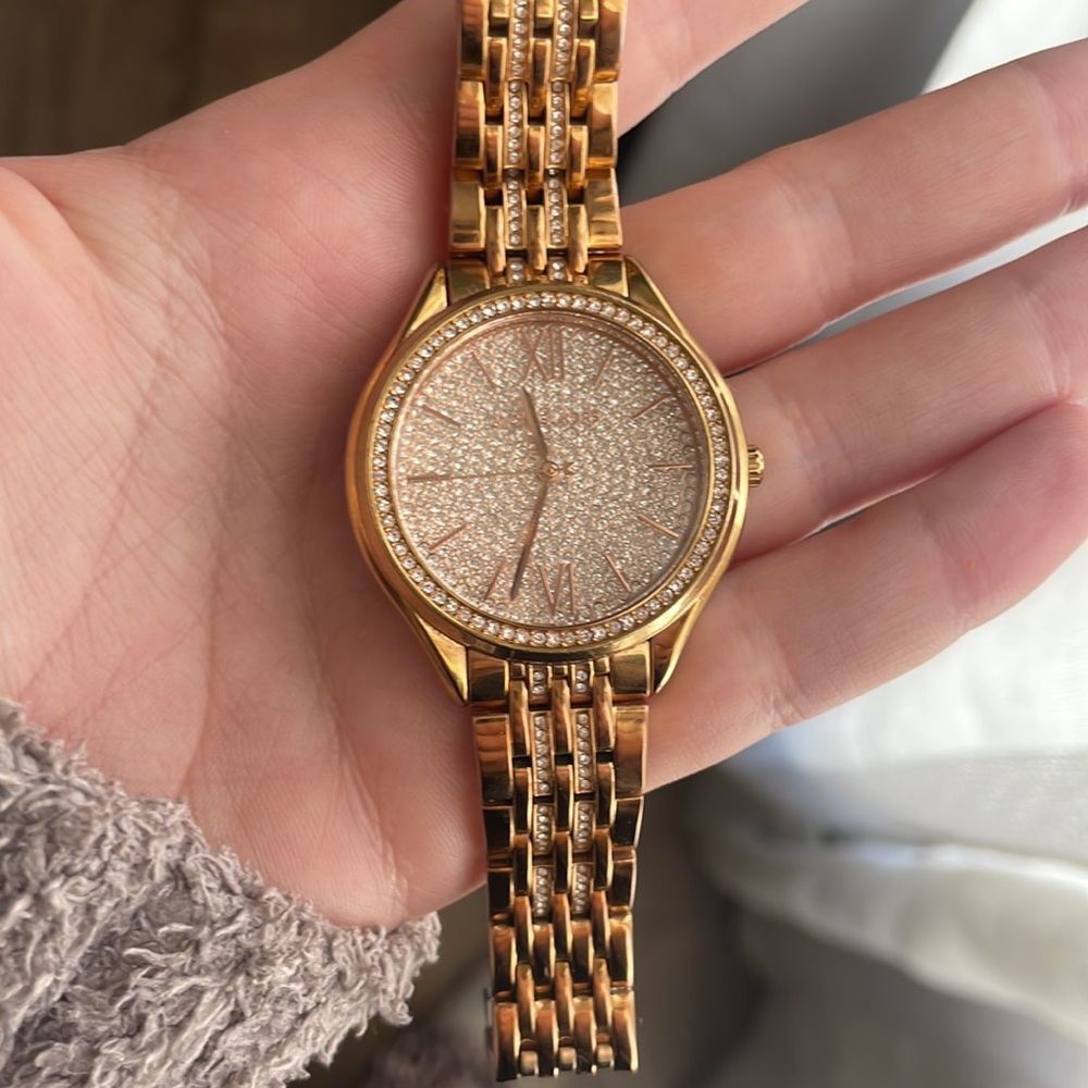 Michael Kors Rose Gold Watch - Picture 7 of 7